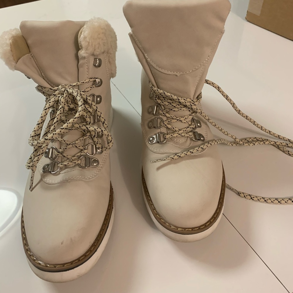 Esprit boots